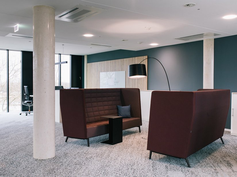In addition to attractive offices, conference and meeting rooms, the concept also includes open space areas and uniquely designed, versatile lounge areas.