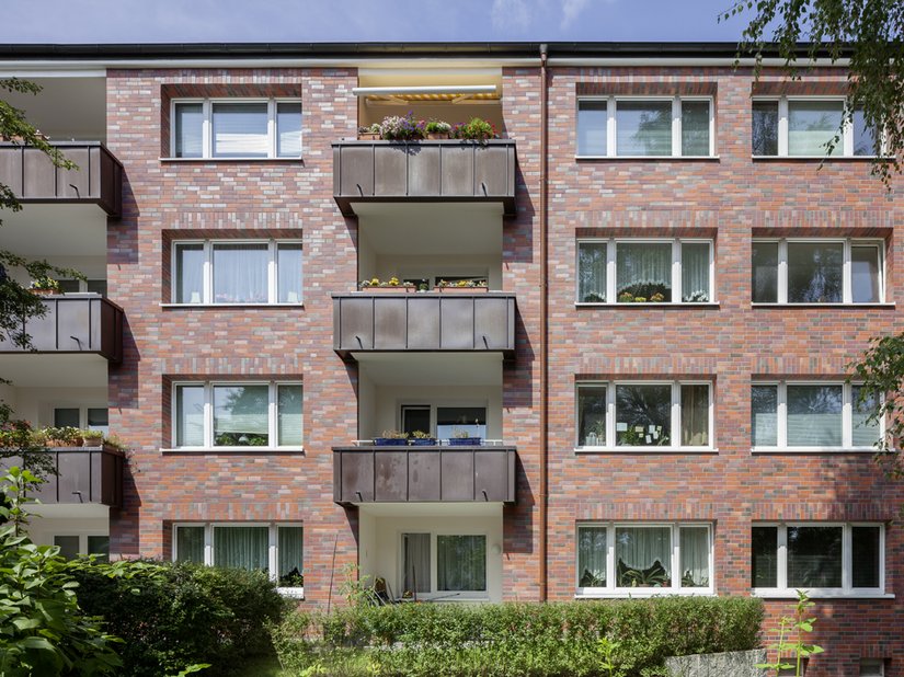 The standing seam technique was used on the copper sheets of the balconies.