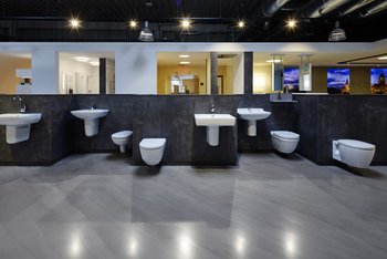 <p>Over a total area of over 900 m<sup>2</sup>, a harmonious floor concept was created in monochrome design with Floortec 2C Mineralico SL.</p>