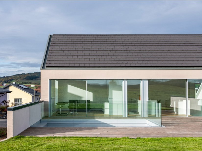 The uniquely exciting residential building combines a surprising interior with a simple, stylish exterior.
Photo: ©Johannes Marburg, Geneva