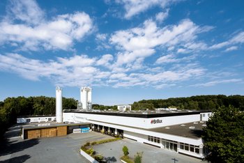 <p>The Brillux plant in Herford: Production of plasters, dispersions and adhesives</p>