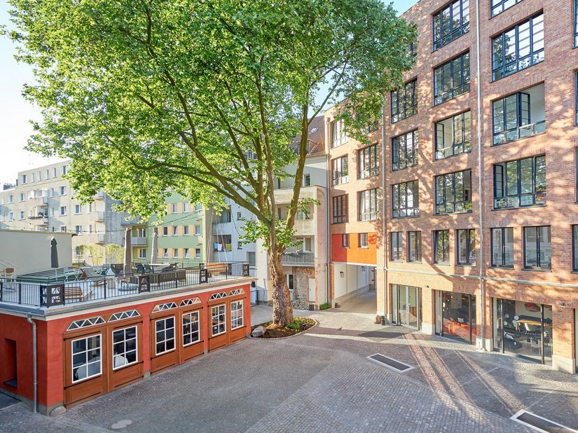 A glimpse into the courtyard of the building complex.