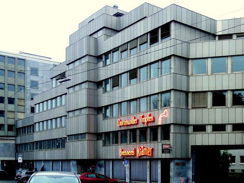 Past: A look at the office building, that stood empty for many years.