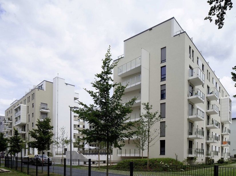 Two buildings, the Phi in the north west with 59 apartments and the Lox in the south east with 82 apartments make up the Philox, which has been in use in the up-and-coming European Quarter in Darmstadt since June 2016.