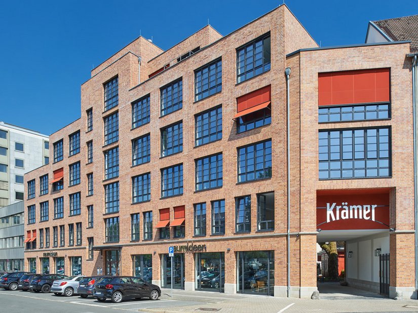 The former window sill facade was replaced by a brick facade made of ETICS.