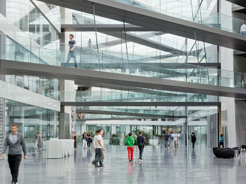 The central hall is covered and designed as a 14 meter high, fully temperature controlled atrium.