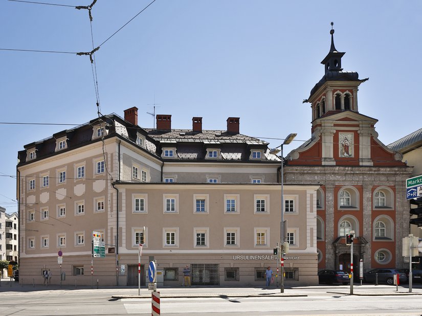 Das Wesentliche wurde dem Altbau auf bemerkenswerte Weise erhalten und kommt in der Innenstadt wunderbar zur Geltung.