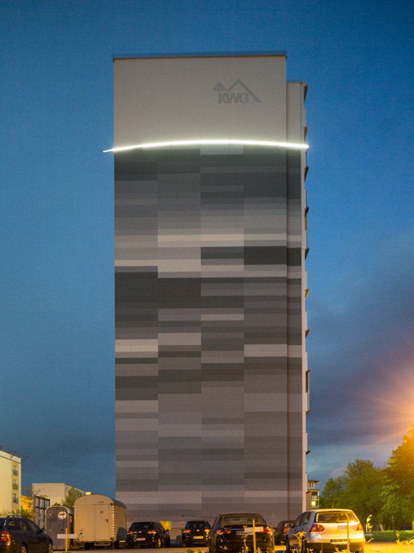 The massive, eleven-storey high-rise building was awarded the facade prize.