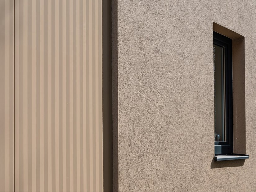 <p>The color of the old facade had to match the color of the new facade</p>