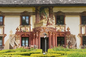 <div><p>Zwinck’s masterpiece: Today, the Pilatushaus in Oberammergau is home to the municipal administration.</p></div>