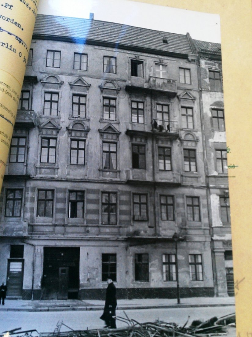 The archive image used for the reconstruction of the original facade from 1900.