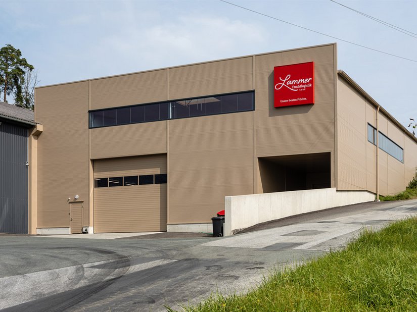 <p>The commercial hall dictates the company's image</p>