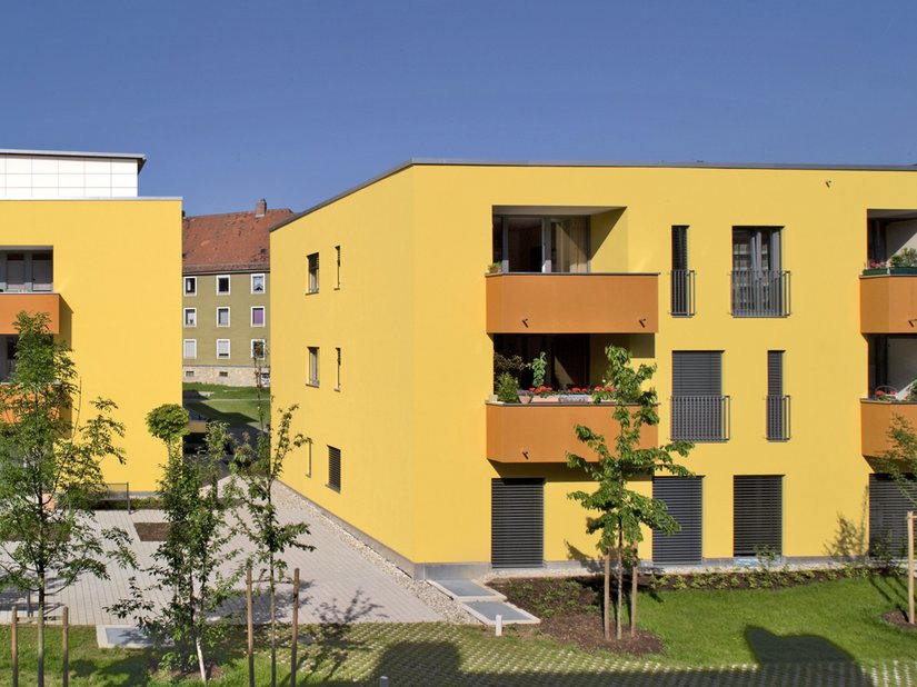 Scala color shades: Facade: 09.12.12, Trespa A 04.0.0 balcony parapet: 18.15.18 windows: 75.ME.02 (RAL 9007) sun protection: Warema 75.ME.02 (RAL 9007)