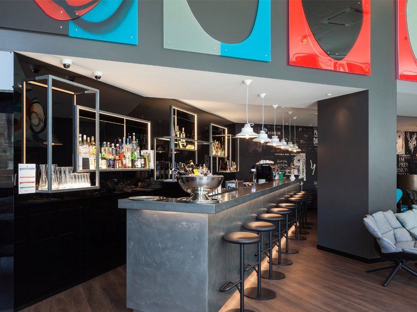 Eine ehemalige Bank in der Baseler Altstadt erfüllte die hohen Anforderungen, die die Motel One Group an den Standort ihrer Hotels hat.