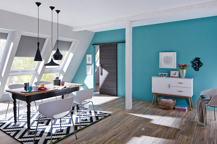 Living space, turquoise wall