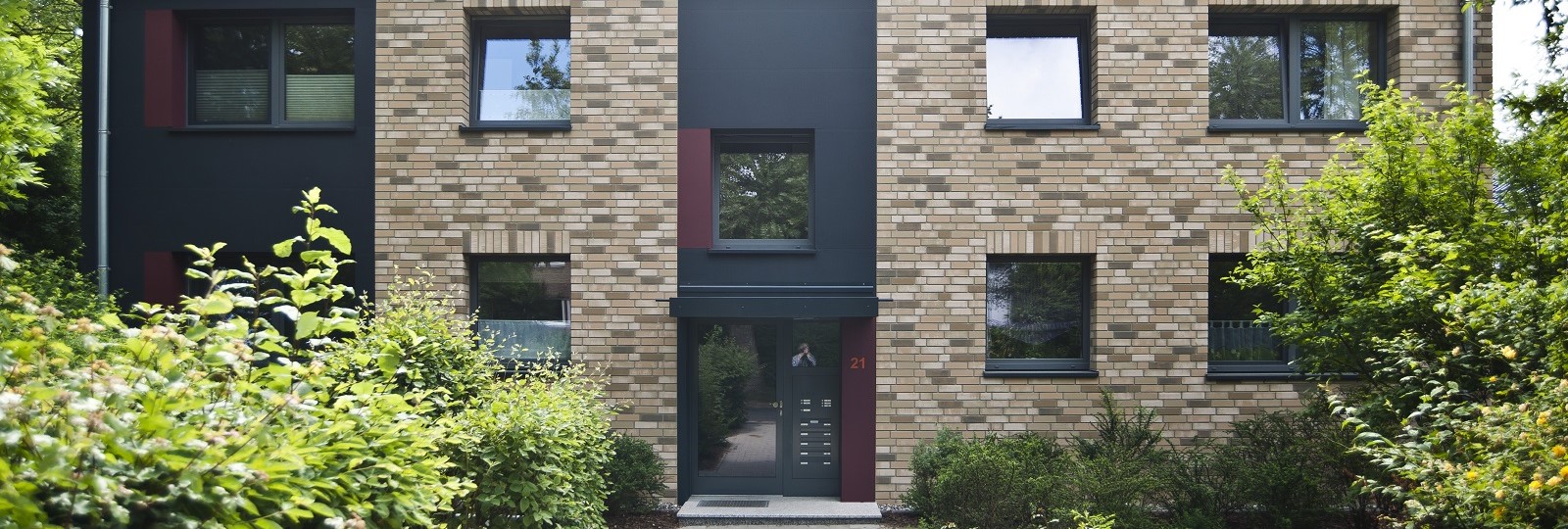 Flat facing brick