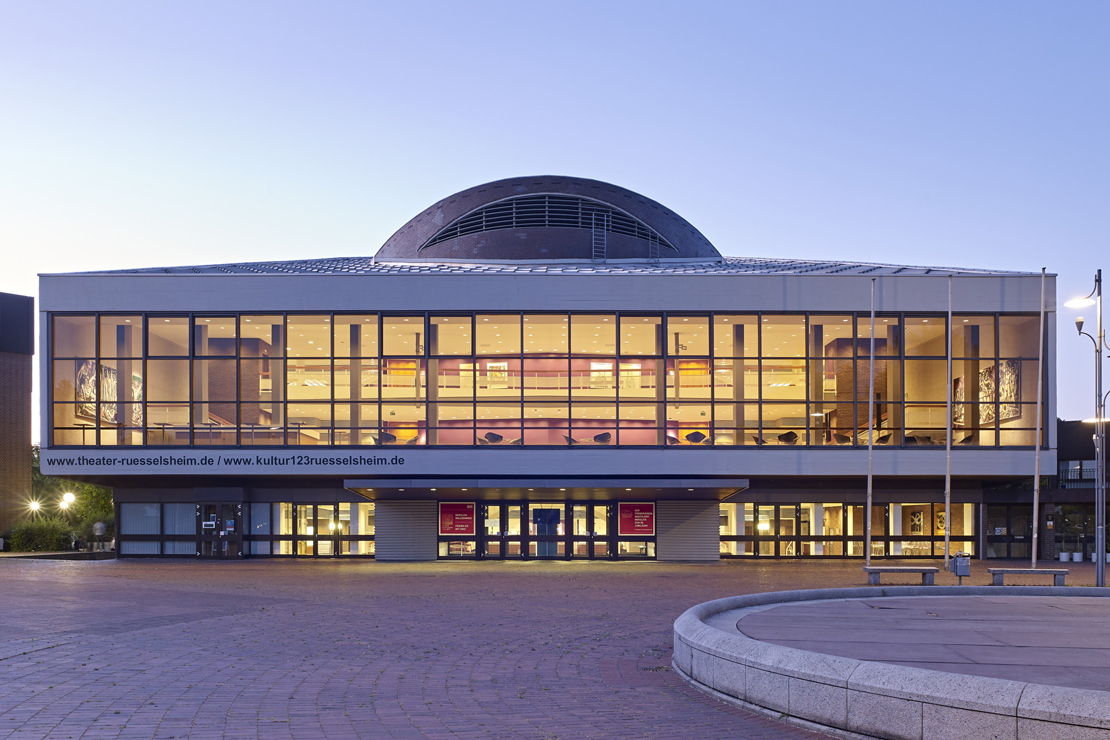 Exterior view of the Rüsselsheim Theater