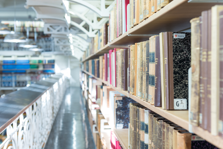 Bücherregal Uni-Bibliothek Innsbruck